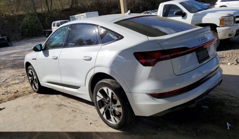 
								2022 Audi E-tron full									
