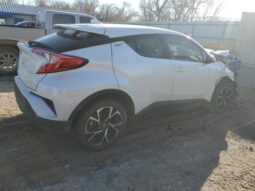 
										2019 Toyota C-hr full									