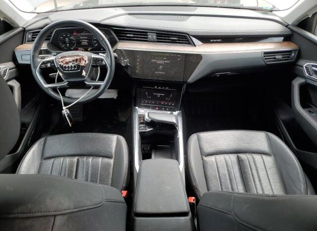
								2019 Audi E-tron full									