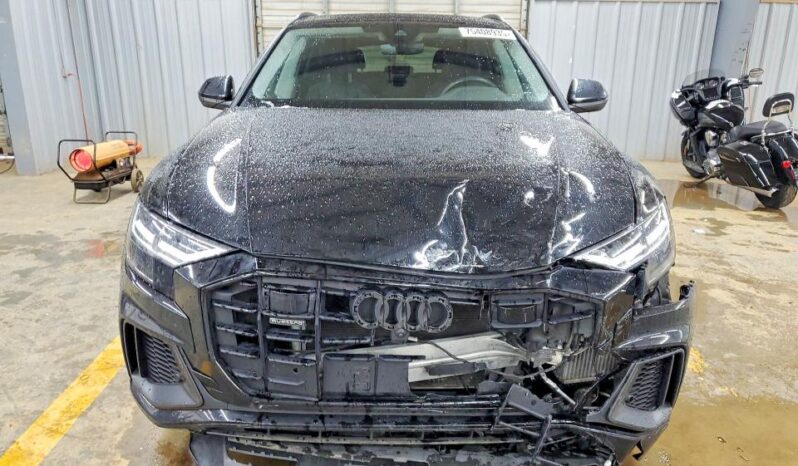 
								2022 Audi Q8 full									