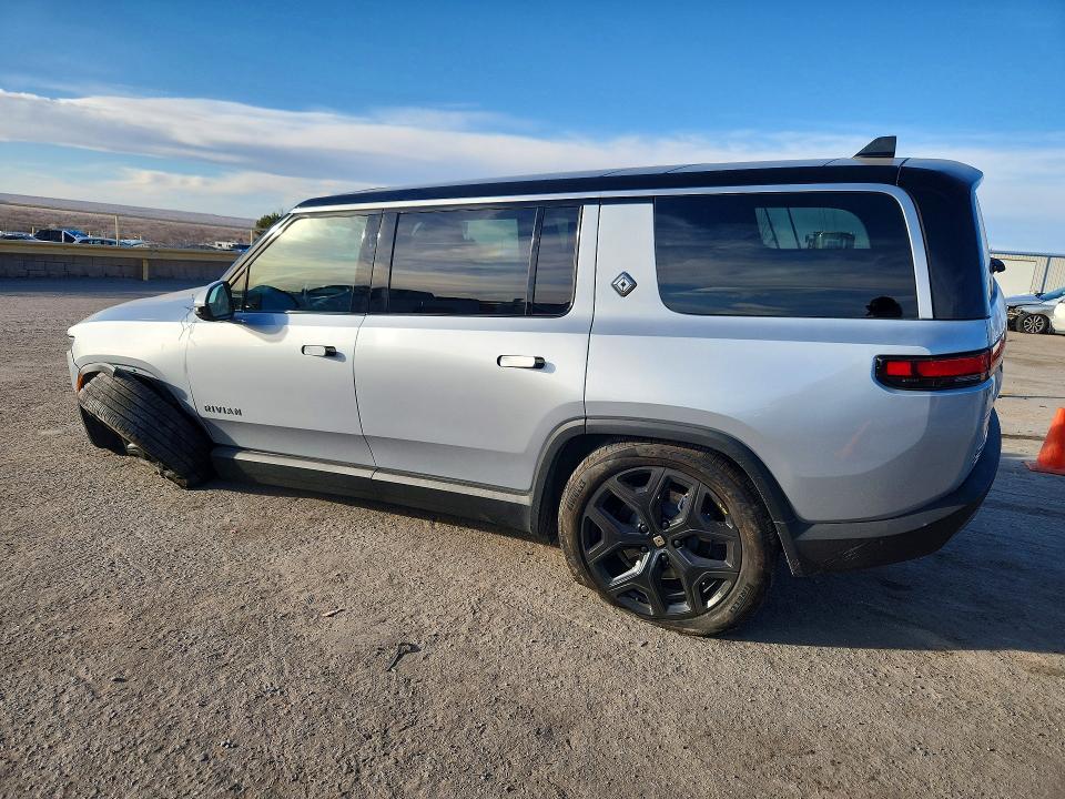2025 Rivian R1s