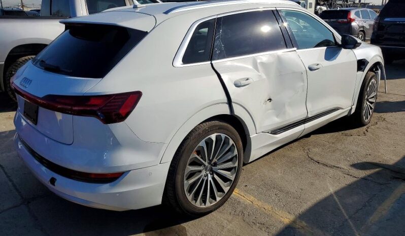 
								2019 Audi E-tron full									