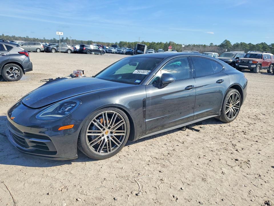 2018 Porsche Panamera