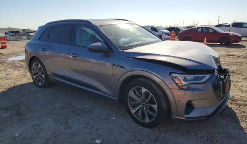 
								2021 Audi E-tron full									