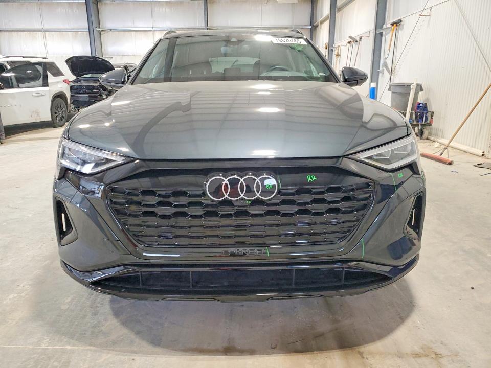 2024 Audi Q8