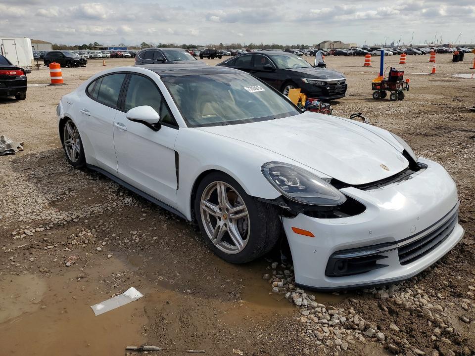 2018 Porsche Panamera