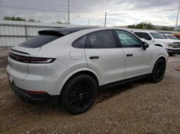 
										2024 Porsche Cayenne full									