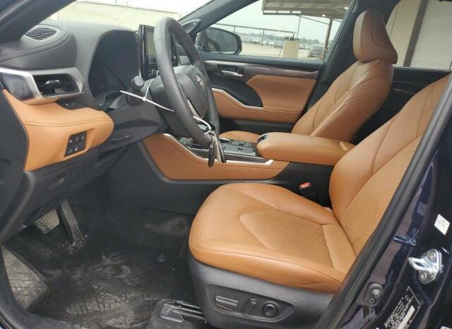 
								2023 Toyota Highlander full									