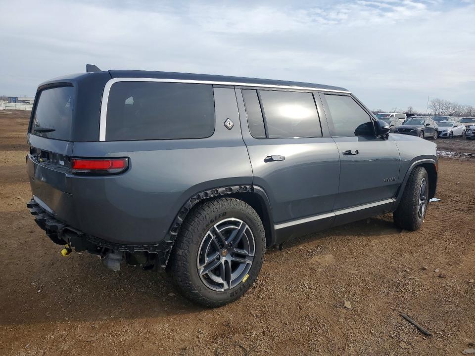 2025 Rivian R1s