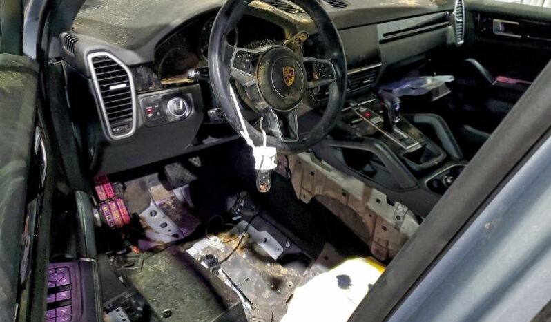 
								2023 Porsche Cayenne full									