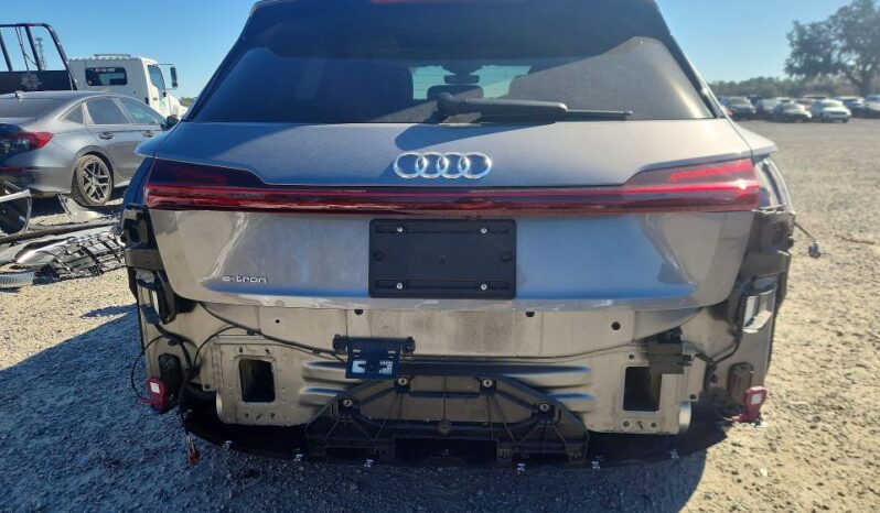 
								2019 Audi E-tron full									