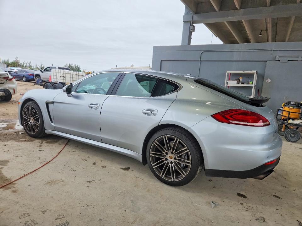 2016 Porsche Panamera
