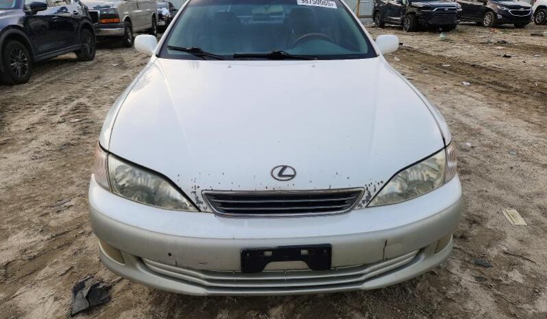 
								2000 Lexus Es 300 full									