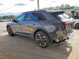 
										2021 Audi E-tron full									