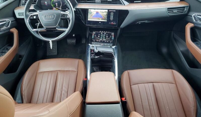 
								2022 Audi E-tron full									