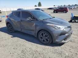 
										2018 Toyota C-hr full									