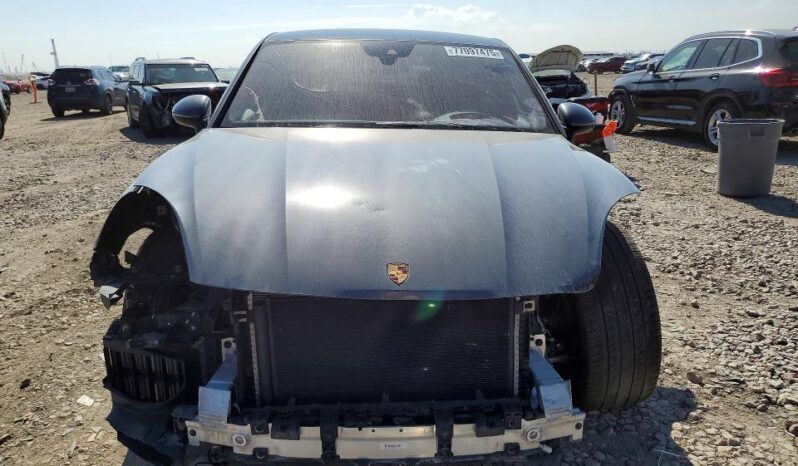 
								2023 Porsche Cayenne full									