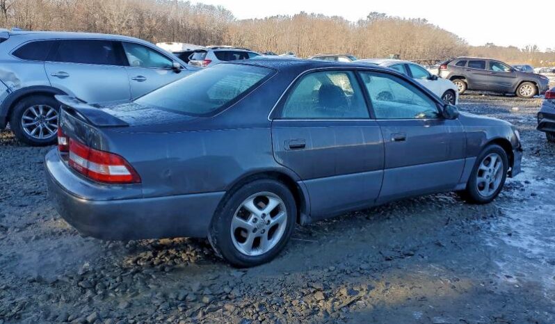 
								2001 Lexus Es 300 full									