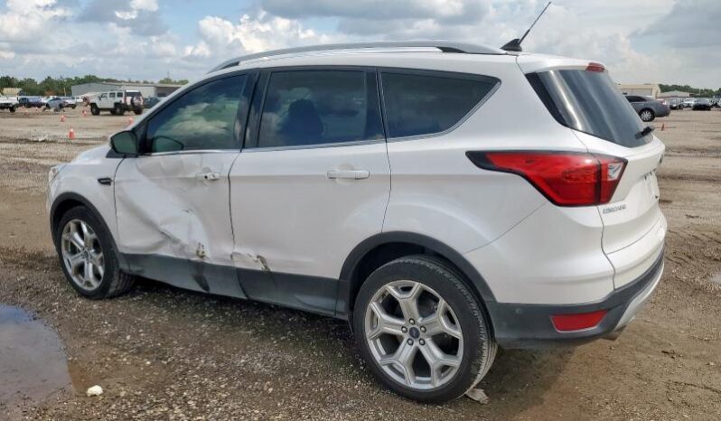 
								2019 Ford Escape tit full									