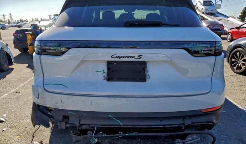 
								2022 Porsche Cayenne full									