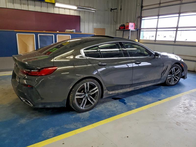 2022 BMW M8