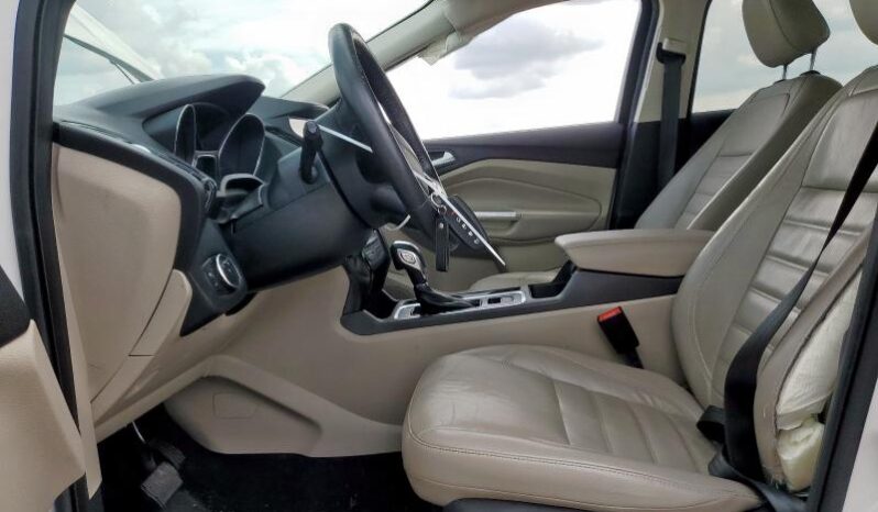 
								2019 Ford Escape tit full									