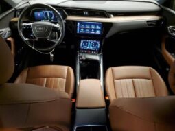 
										2022 Audi E-tron full									