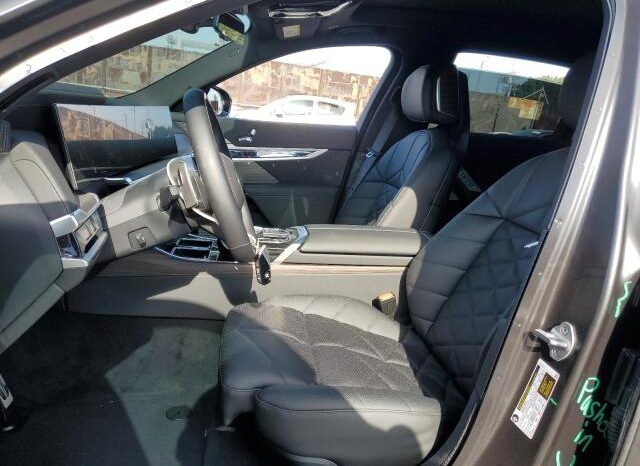 
								2025 BMW 7 series full									