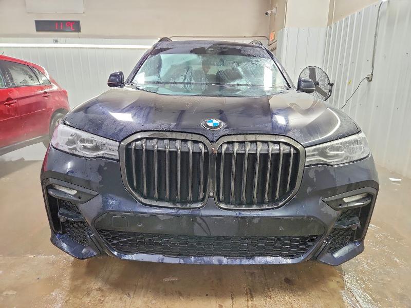 2022 BMW X7