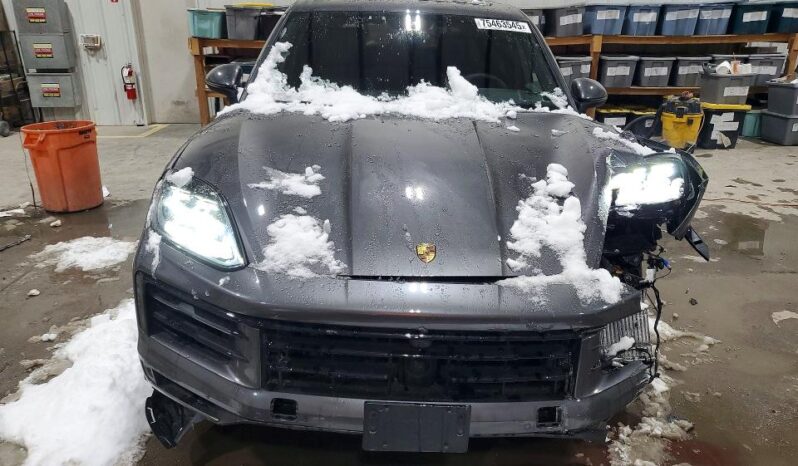 
								2025 Porsche Cayenne full									