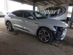 
										2022 Audi E-tron full									