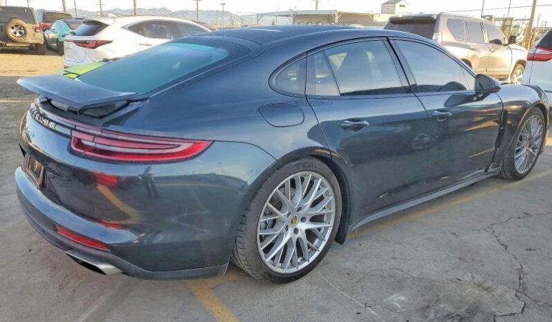 
								2017 Porsche Panamera full									