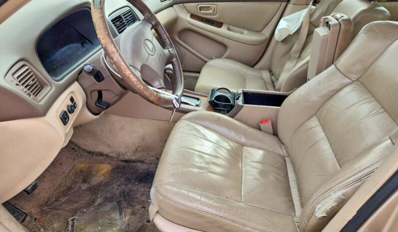 
								2000 Lexus Es 300 full									