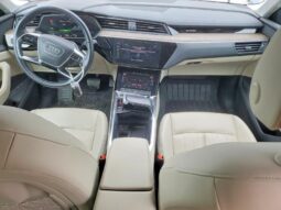 
										2022 Audi E-tron full									