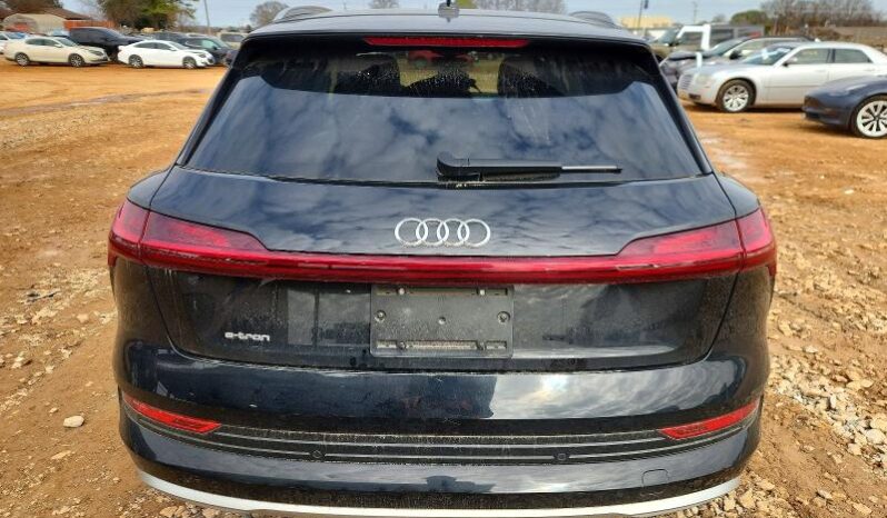 
								2019 Audi E-tron full									