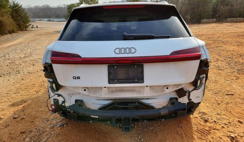 
								2024 Audi Q8 full									