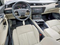 
										2021 Audi E-tron full									