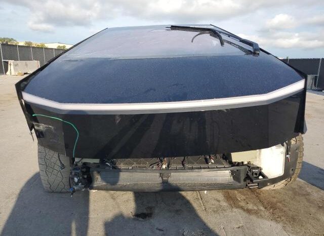 
								2024 Tesla Cybertruck full									