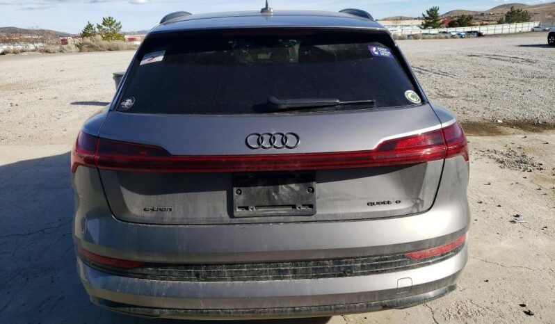 
								2022 Audi E-tron full									