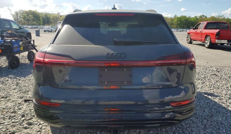 
								2024 Audi Q8 full									