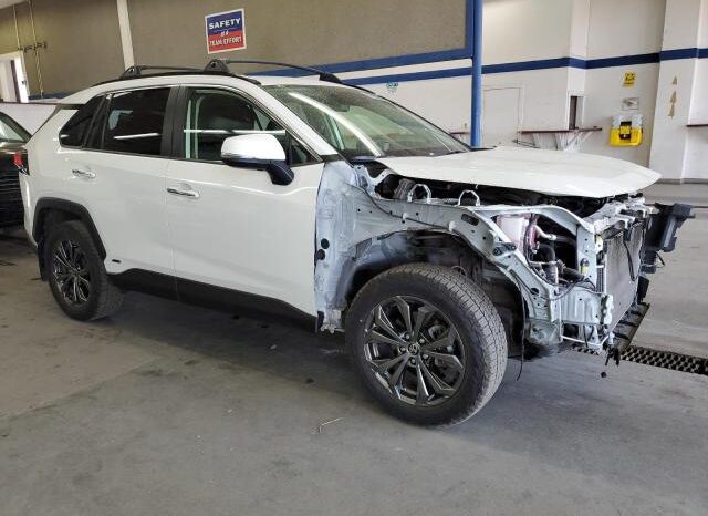 
								2022 Toyota Rav4 full									