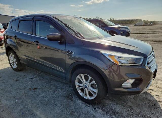 
								2017 Ford Escape se full									
