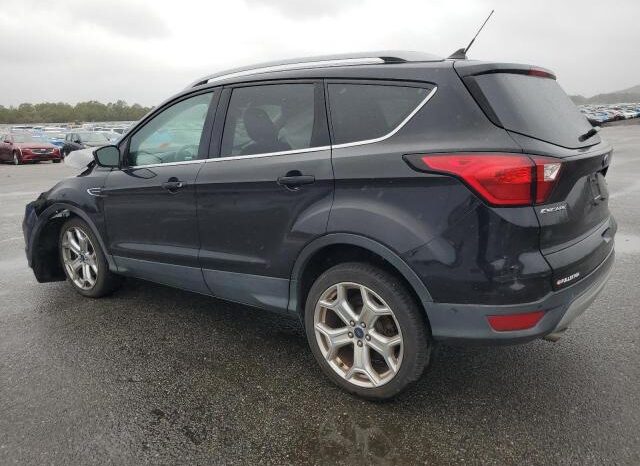 
								2019 Ford Escape tit full									
