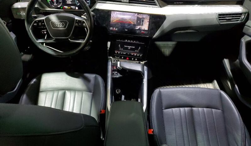 
								2024 Audi Q8 full									