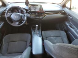 
										2019 Toyota C-hr full									