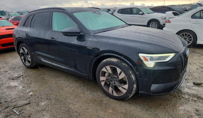 
								2021 Audi E-tron full									