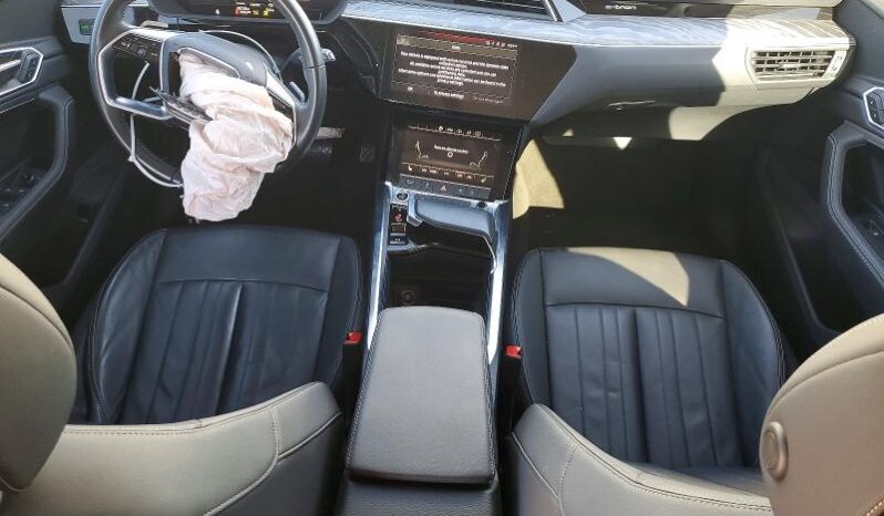 
								2021 Audi E-tron full									