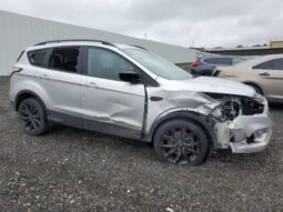 
										2018 Ford Escape se full									