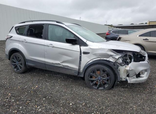 
								2018 Ford Escape se full									