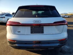 
										2024 Audi Q8 full									